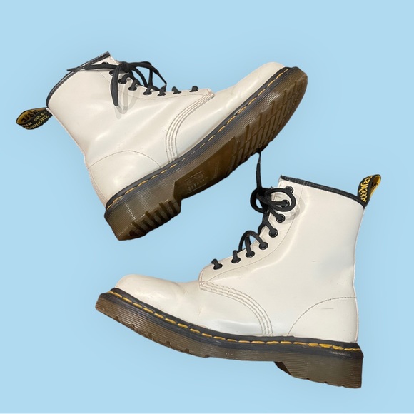 Dr. Marten’s 1460 Patent Leather Lace Up Boots - Picture 7 of 12